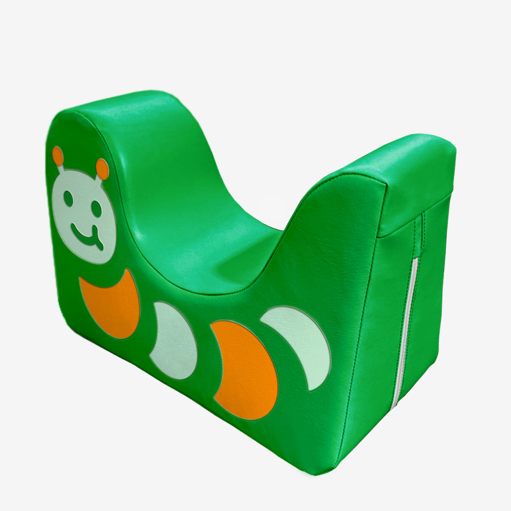 乗れるクッション　いもむし